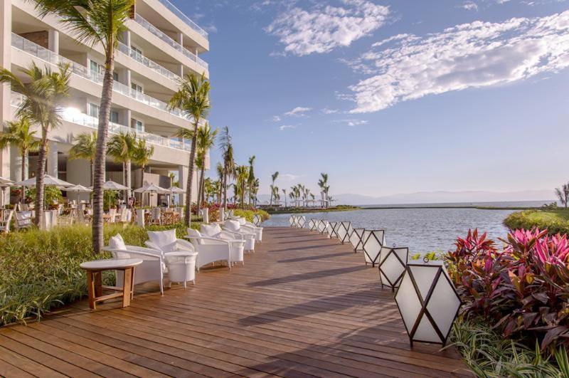ホテル Grand Luxxe Vidanta ヌエボ・バジャルタ エクステリア 写真